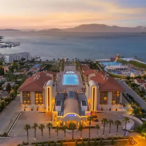 5* Complex Radisson Blu &